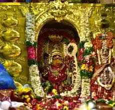 భక్తులతో కిటకిటలాడిన  గోల్కొండ జగదాంబ దేవాలయం