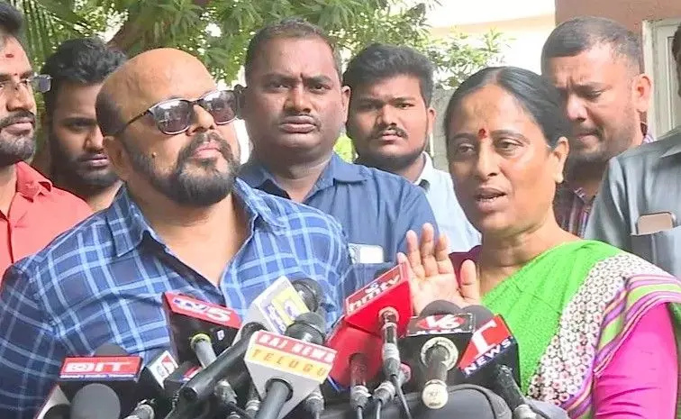 మీనాక్షికే షాకిచ్చిన కొండా మురళి మీనాక్షికే షాకిచ్చిన కొండా మురళి