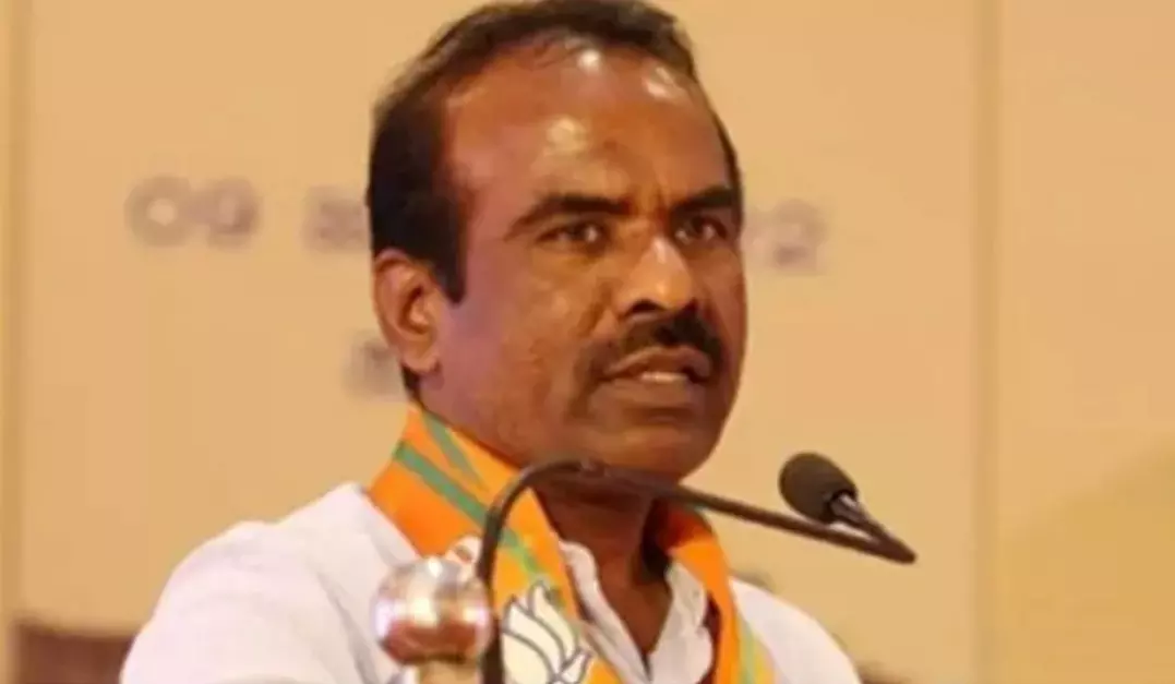 కర్ణాటక చీఫ్ సెక్రటరీపై బీజేపీ ఎమ్మెల్సీ వివాదాస్పద వ్యాఖ్యలు..