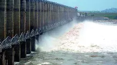 జూరాలకు పోటెత్తిన వరద