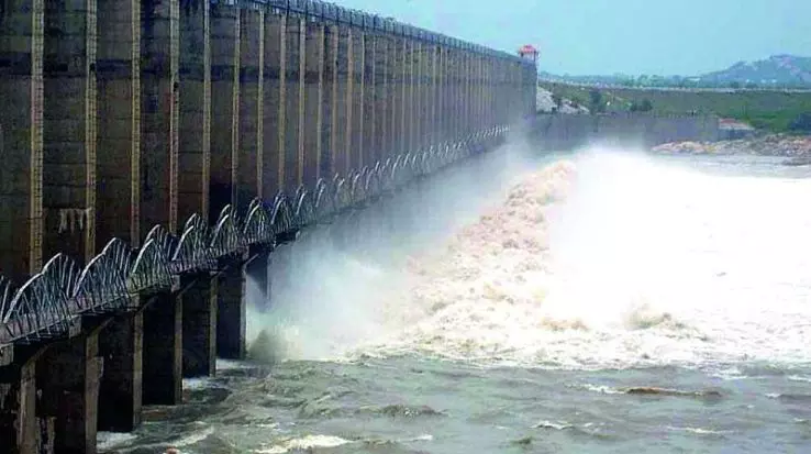 జూరాలకు పోటెత్తిన వరద జూరాలకు పోటెత్తిన వరద