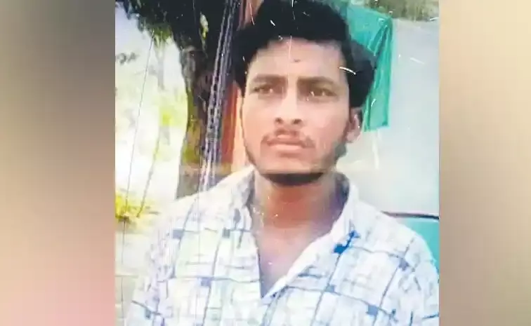 గొంతులో పూరి ఇరుక్కుని యువకుడు మృతి