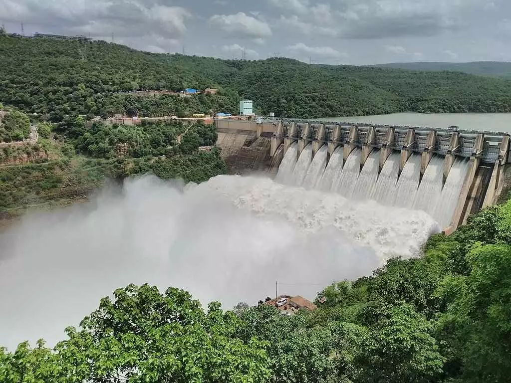 రాయలసీమ ప్రజా ప్రతినిధులారా, సాగునీటి  అభివృద్ధి పై మీ వైఖరి ఏమిటి?