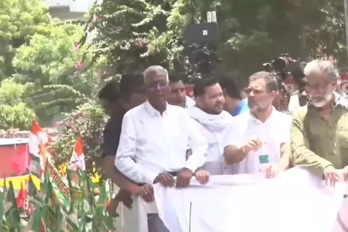 అటు కార్మిక సంఘాలు.. ఇటు కాంగ్రెస్, ఆర్జేడీ.. అటు కార్మిక సంఘాలు.. ఇటు కాంగ్రెస్, ఆర్జేడీ..