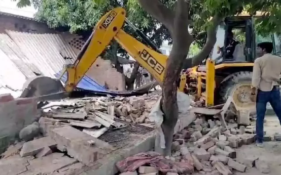 అస్సాంలో 1,600 నివాసాలు నేలమట్టం అస్సాంలో 1,600 నివాసాలు నేలమట్టం