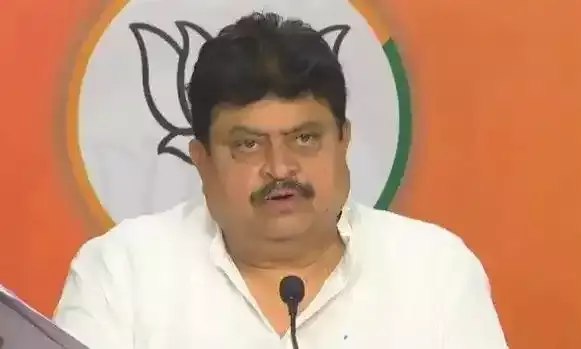 కల్తీ కల్లు ఘటనలో చనిపోయిన వారికి 10 లక్షలు ఇవ్వాలి