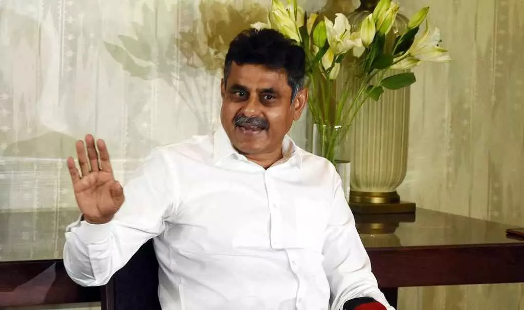 తెలంగాణలో పండుతోంది యూరియా వరి