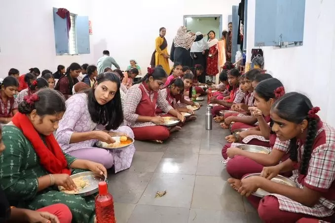 ఆకస్మిక తనిఖీలతో బడి బాట పట్టిన జిల్లాల కలెక్టర్లు