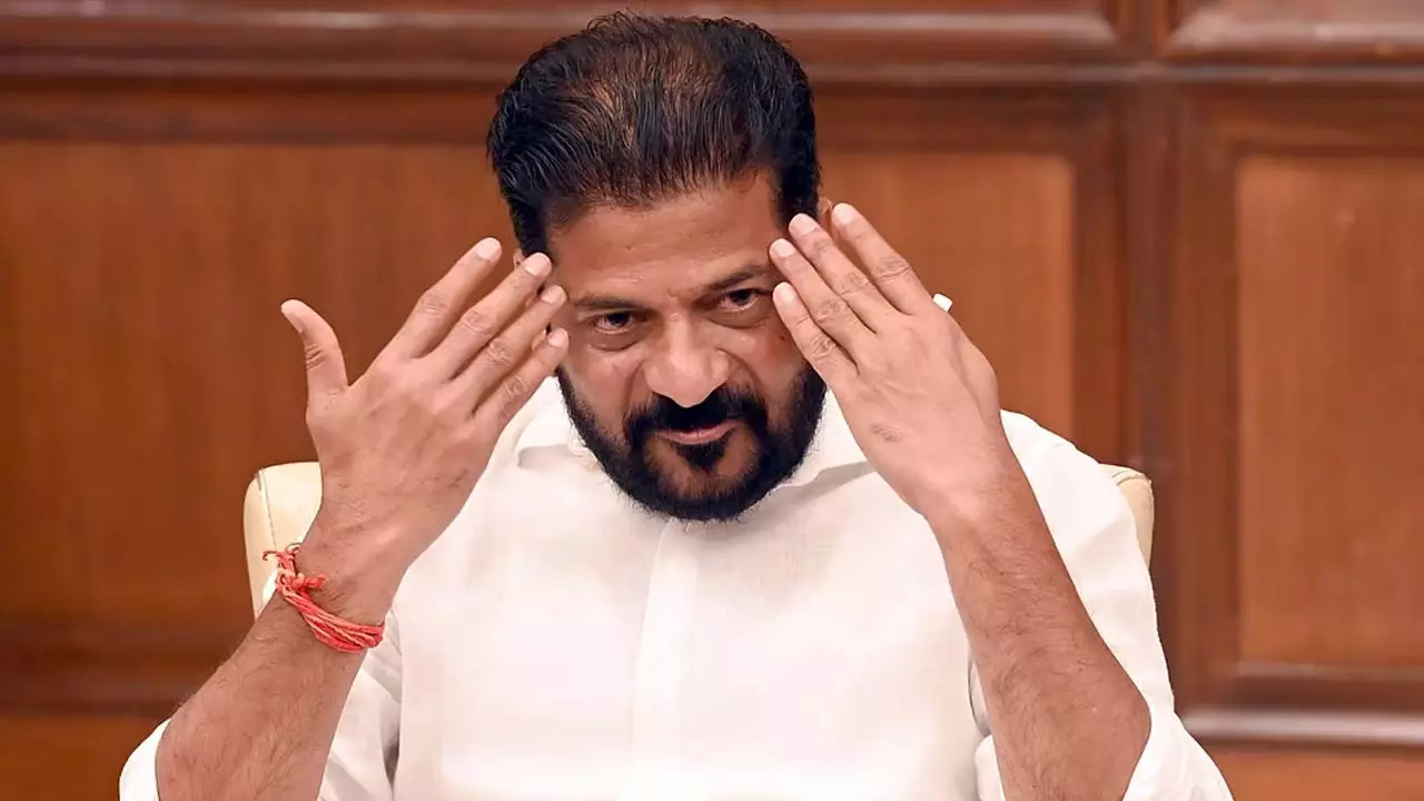 రేవంత్ లో కోర్టు కేసుల భయం రేవంత్ లో కోర్టు కేసుల భయం