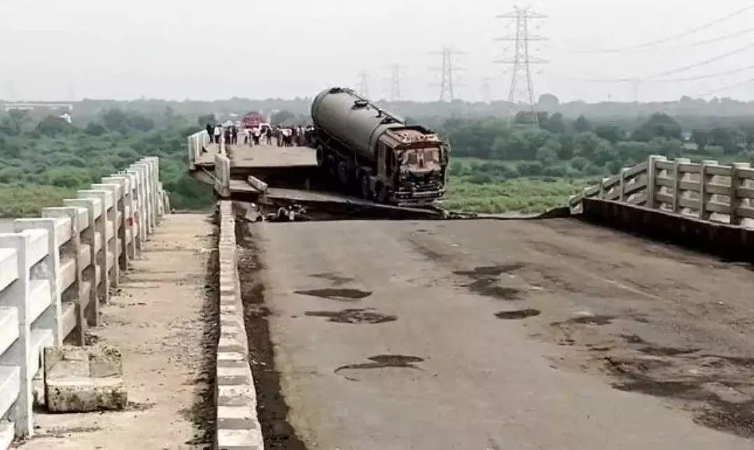 గుజరాత్: ప్రభుత్వం చూపు బ్రిడ్జిల వైపు గుజరాత్: ప్రభుత్వం చూపు బ్రిడ్జిల వైపు