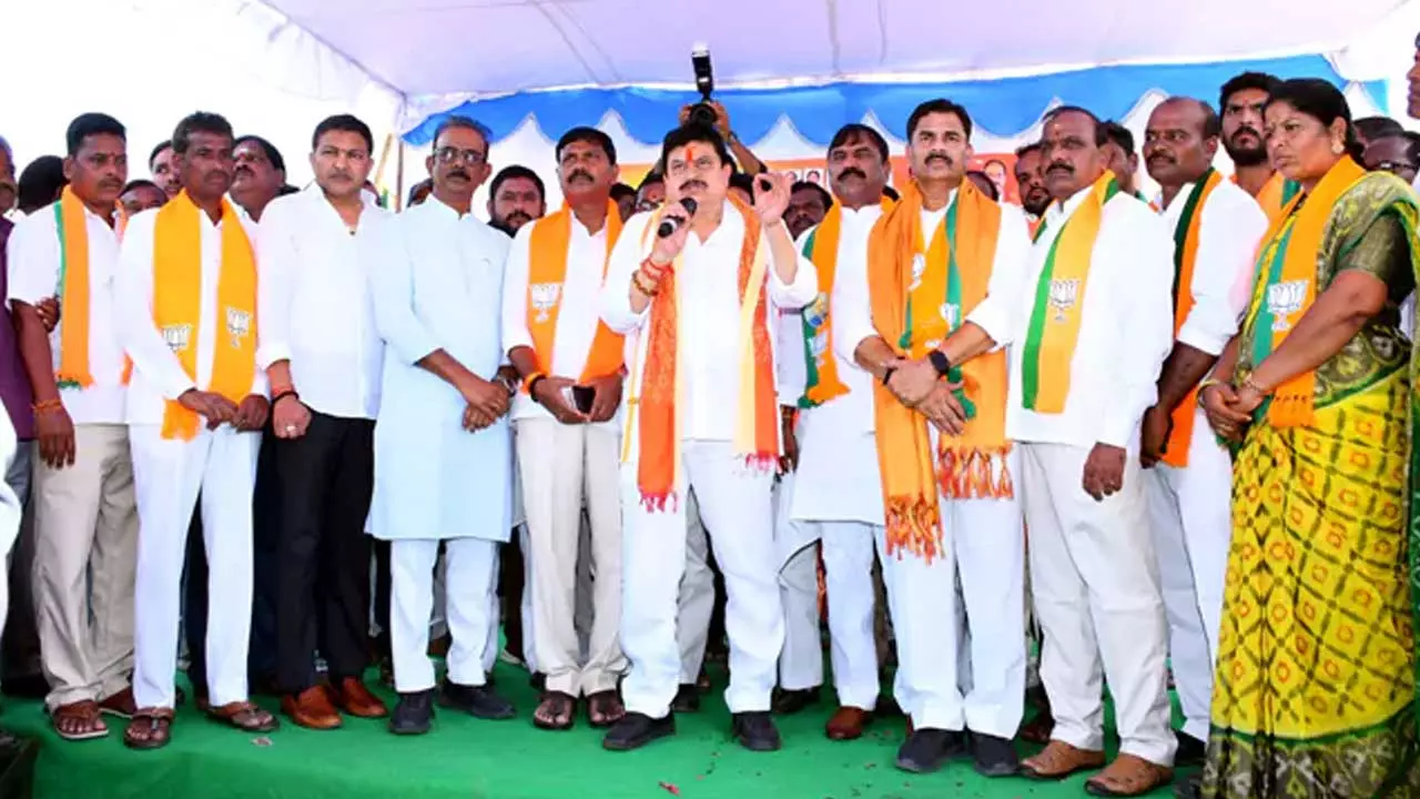 తెలంగాణ ప్రజలకు బీజేపీ ఒక్కటే చాయిస్సా..! తెలంగాణ ప్రజలకు బీజేపీ ఒక్కటే చాయిస్సా..!