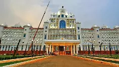 తెలంగాణలో ఏసీబీ కేసులున్నా అవినీతి అధికారులకు సర్కార్ అందలం