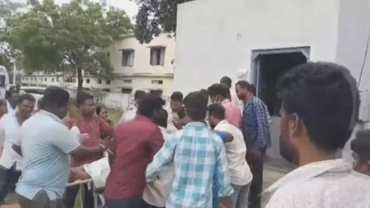 భార్యభర్తల గొడవ.. ఇద్దరి హత్య.. భార్యభర్తల గొడవ.. ఇద్దరి హత్య..