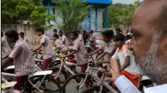 కరీంనగర్ విద్యార్థులకు మోదీ గిఫ్ట్