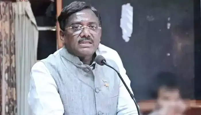 మంత్రి వివేక్ కు తప్పిన ముప్పు మంత్రి వివేక్ కు తప్పిన ముప్పు