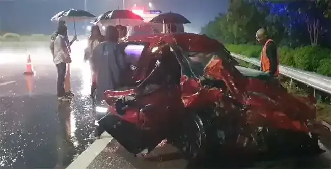 ఔటర్ రింగ్ రోడ్డుపై ఘోర రోడ్డు ప్రమాదం