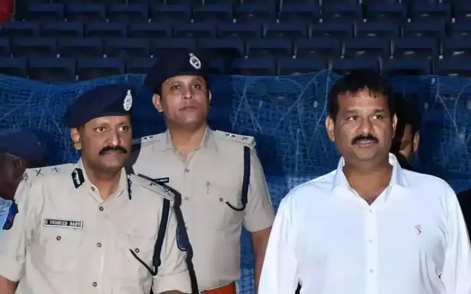 హెచ్ సీ ఏ నిందితుల సీన్ రీ కన్ స్ట్రక్షన్ హెచ్ సీ ఏ నిందితుల సీన్ రీ కన్ స్ట్రక్షన్