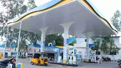 పల్లె మహిళలే ఆ పెట్రోల్‌ బంక్‌ యజమానులు !