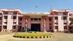 కడప జైల్లో పుష్పాలు: అధికారులే స్మగ్లర్లకు సేవకులు!