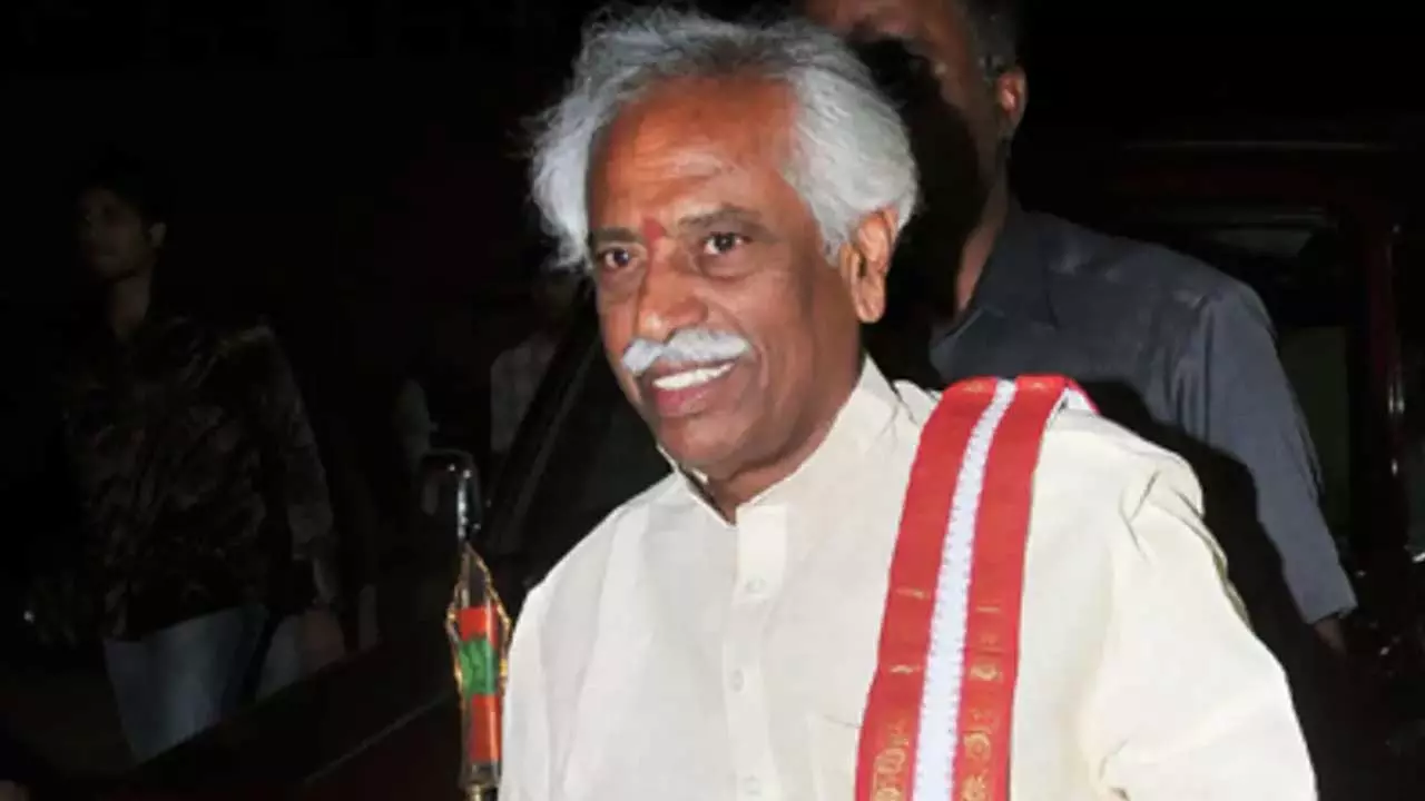 బండారు దత్తాత్రేయను ఉపరాష్ట్రపతి అభ్యర్థిగా ప్రకటించాలి. బండారు దత్తాత్రేయను ఉపరాష్ట్రపతి అభ్యర్థిగా ప్రకటించాలి.