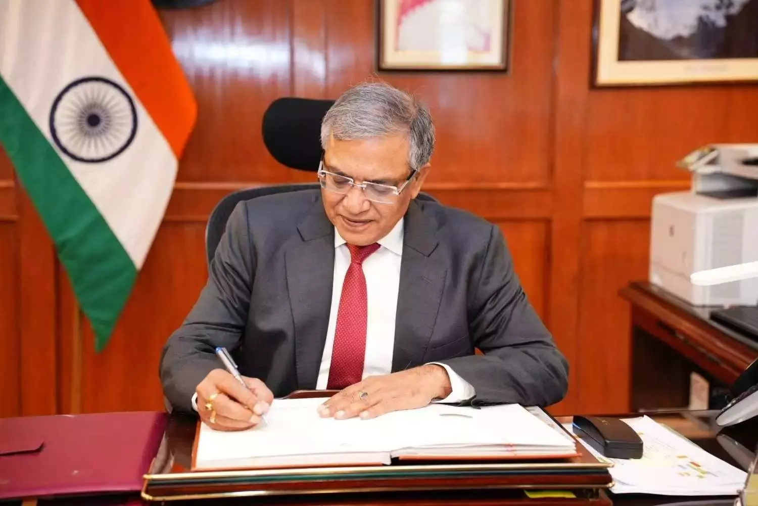 ‘బలమైన ప్రజాస్వామ్యానికి పునాది SIR’ ‘బలమైన ప్రజాస్వామ్యానికి పునాది SIR’