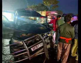 బిగ్ బ్రేకింగ్ : రోడ్డు ప్రమాదంలో ఇద్దరు డీఎస్పీలు మృతి బిగ్ బ్రేకింగ్ : రోడ్డు ప్రమాదంలో ఇద్దరు డీఎస్పీలు మృతి
