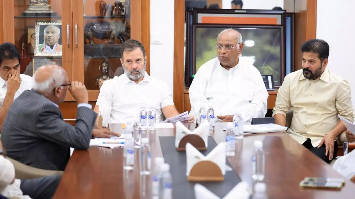 రేవంత్ పట్టేమిటో ‘ఢిల్లీ టూర్’ చాటిచెప్పిందా ? రేవంత్ పట్టేమిటో ‘ఢిల్లీ టూర్’ చాటిచెప్పిందా ?