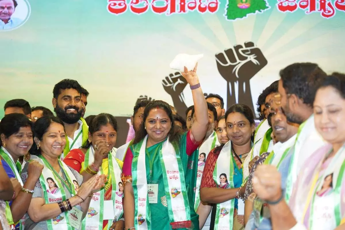 కవిత సెల్ఫ్ మార్కెటింగ్ అదుర్స్ కవిత సెల్ఫ్ మార్కెటింగ్ అదుర్స్