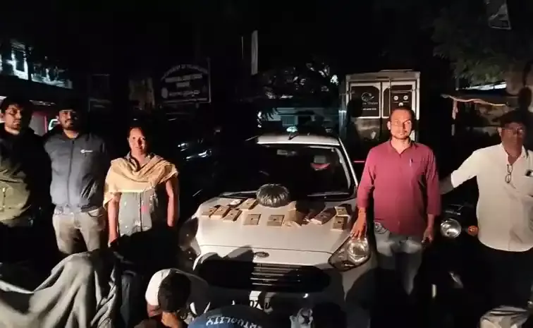 కొండాపూర్ రేవ్ పార్టీలో అశ్లీల నృత్యాలు