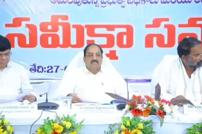 కేంద్రం యూరియా సరఫరా చేయడం లేదు : తుమ్మల కేంద్రం యూరియా సరఫరా చేయడం లేదు : తుమ్మల
