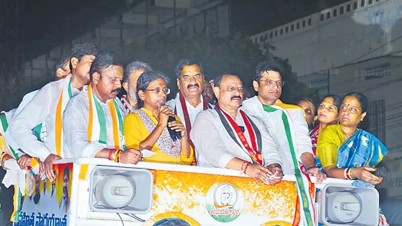 ‘జనహిత’ పాదయాత్రకు విశేష జనాదరణ ‘జనహిత’ పాదయాత్రకు విశేష జనాదరణ
