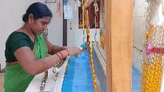 తెలంగాణ మహిళా చేనేత కార్మికురాలికి ఫస్ట్ ప్రైజ్