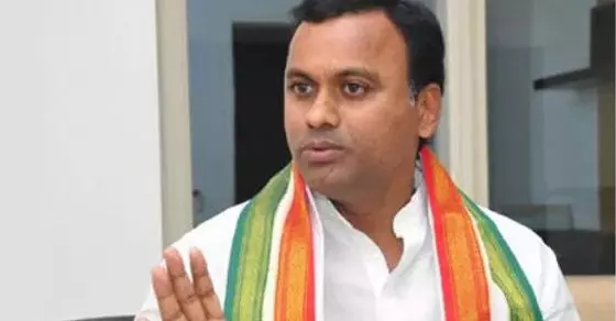 Komatireddy | కోమటిరెడ్డికి మంత్రిపదవి ఆశపెట్టింది వీళ్ళేనా ?