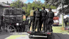 కుల్గాంలో ఎన్ కౌంటర్, ఇద్దరు సైనికుల వీరమరణం