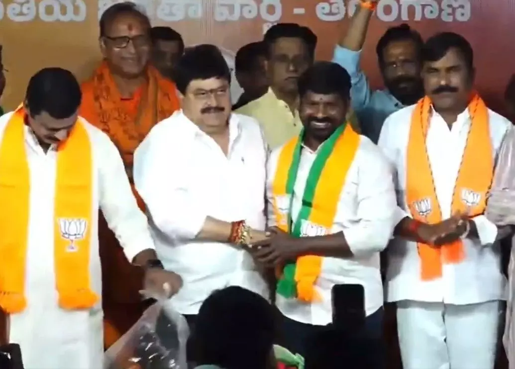 Guvvala joins BJP | బీజేపీ గూటికి చేరిన గువ్వల... Guvvala joins BJP | బీజేపీ గూటికి చేరిన గువ్వల...