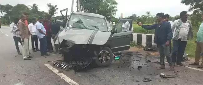 సూర్యాపేట జనగామ హైవేపై రోడ్డు ప్రమాదం