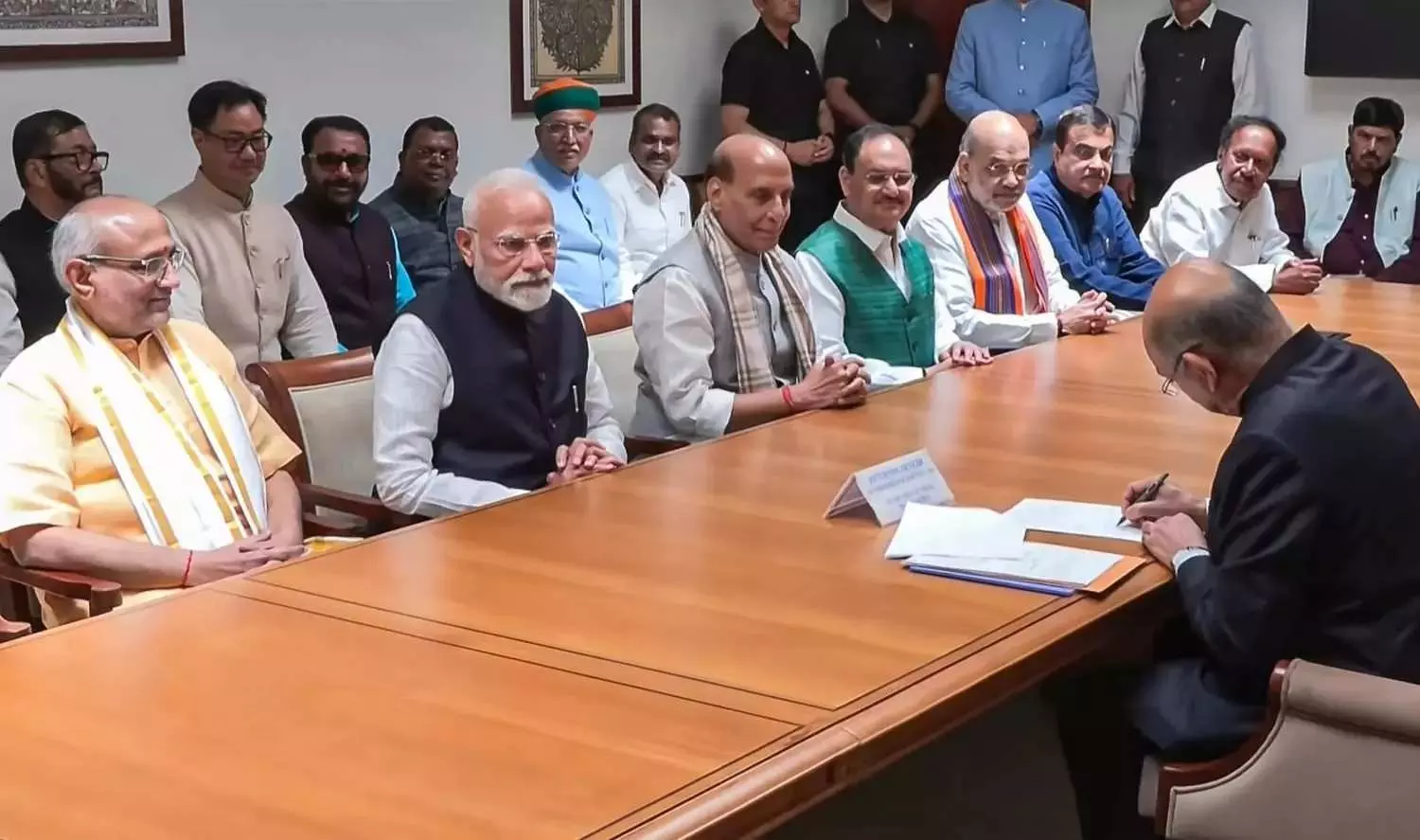 ఉపరాష్ట్రపతి పదవికి సీపీ రాధాకృష్ణన్ నామినేషన్ దాఖలు..