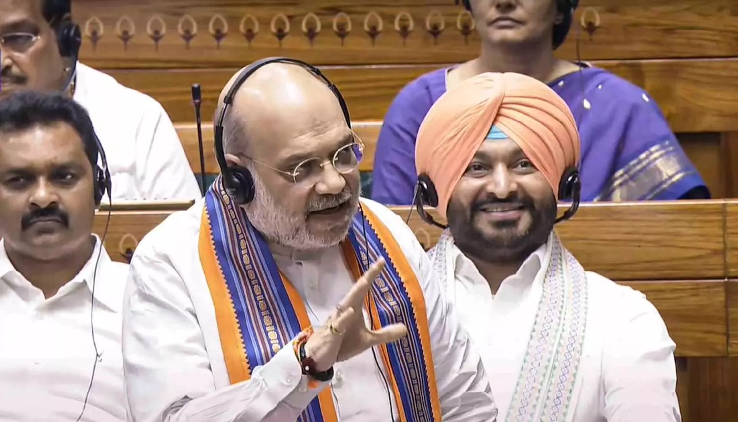 లోక్‌సభలో మూడు బిల్లులను ప్రవేశపెట్టిన అమిత్ షా..