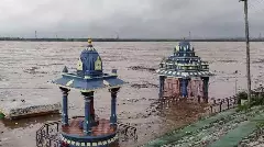 తెలంగాణలో మూడు నదుల వద్ద ప్రమాద హెచ్చరికలు...బిగ్ అలర్ట్