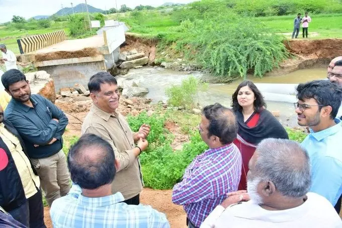 తెలంగాణలో పంట నష్టంపై విపత్తు కమిషనర్ ఆరా