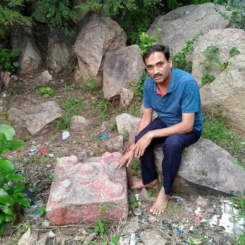 హైదరాబాద్‌ లో  ప్రాచీన చతుర్ముఖ నందీశ్వర లింగం లభ్యం