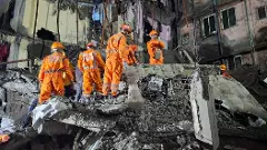 ముంబై లో భవనం కూలి 15 మంది మృతి