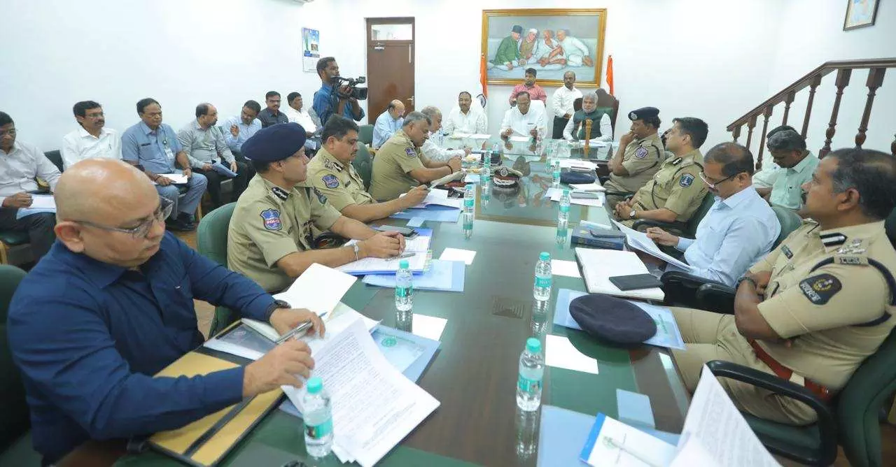 అధికారులతో అసెంబ్లీ స్పీకర్ సమావేశం.. అధికారులతో అసెంబ్లీ స్పీకర్ సమావేశం..