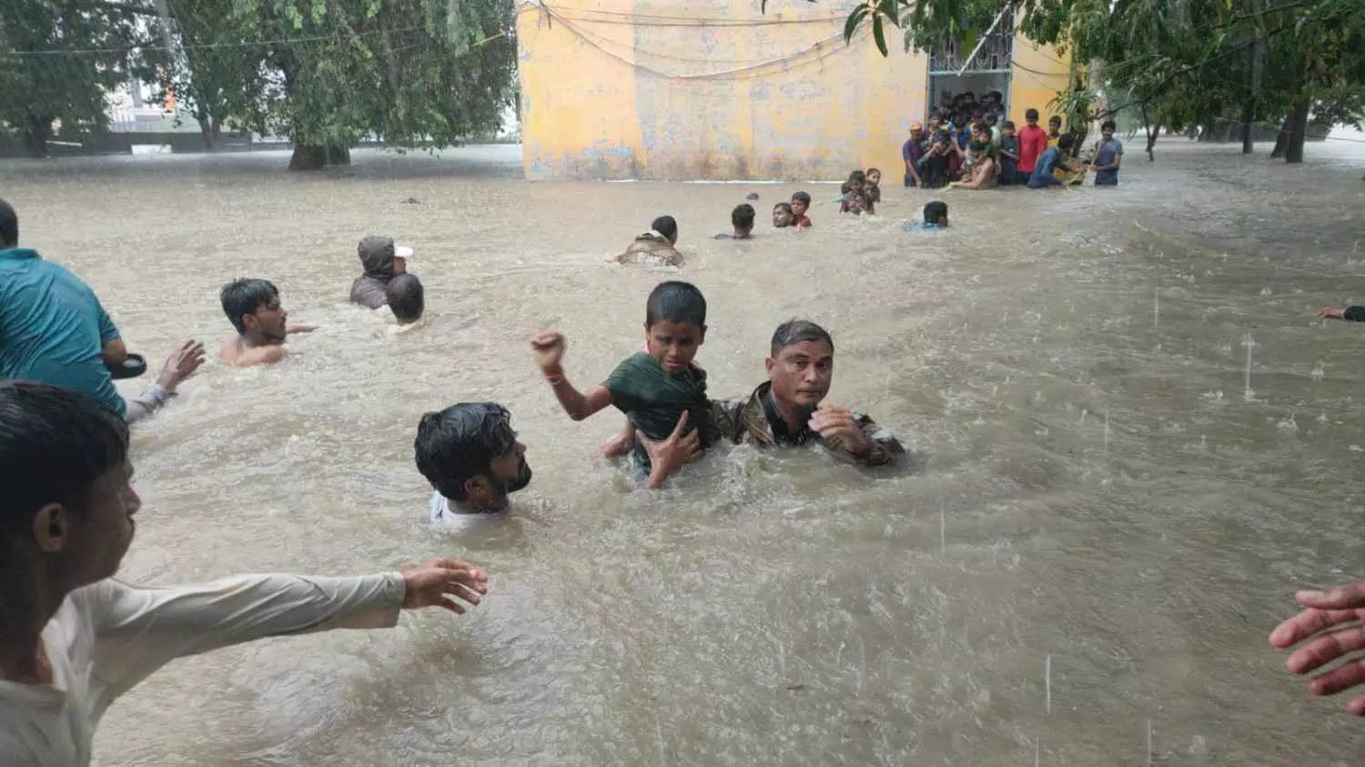 కరువు కామారెడ్డికి వరద కష్టాలు