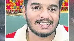 సాప్ట్ వేర్ ఇంజినీర్ పై విద్యుత్ స్థంభం పడి..