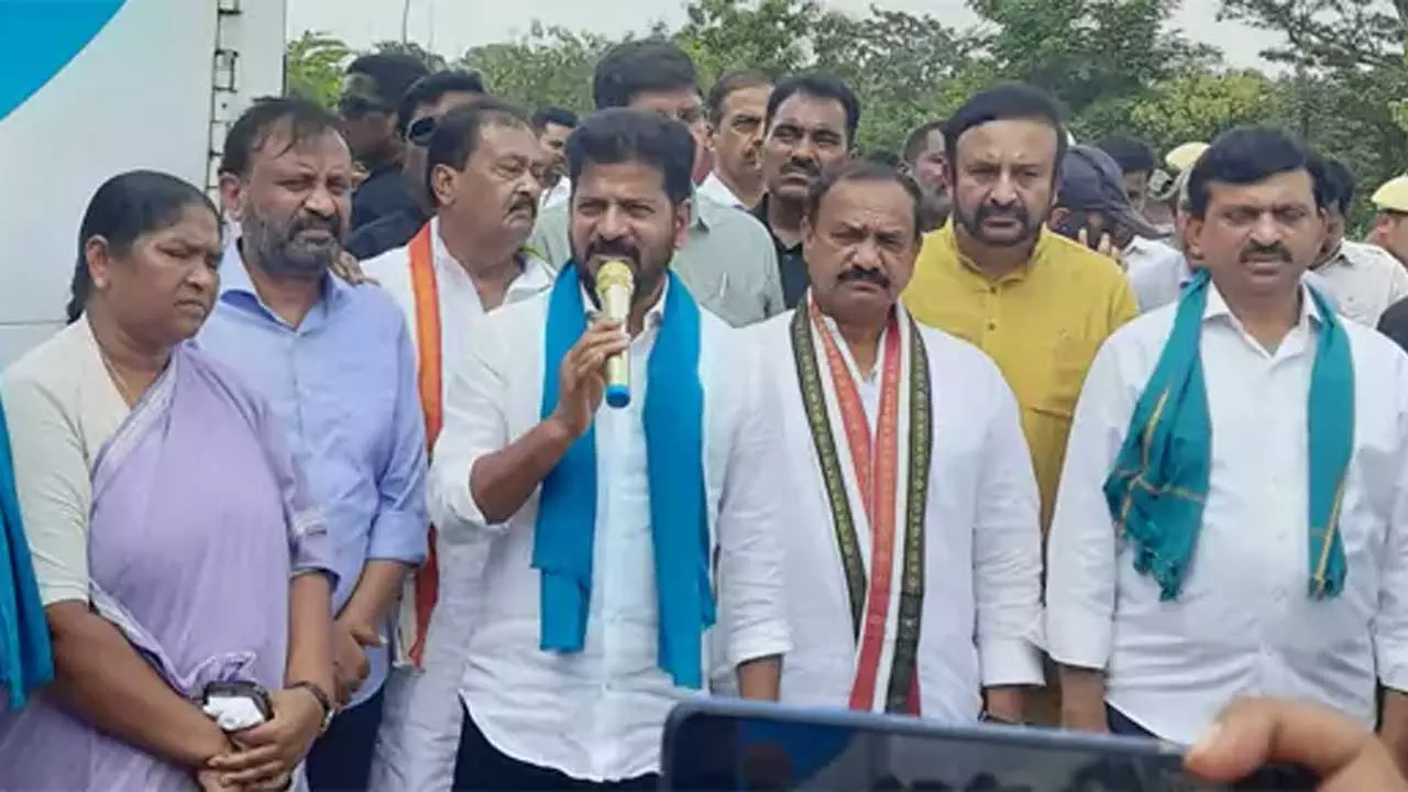 కామారెడ్డిలో సీఎం రేవంత్ పర్యటన.. కామారెడ్డిలో సీఎం రేవంత్ పర్యటన..