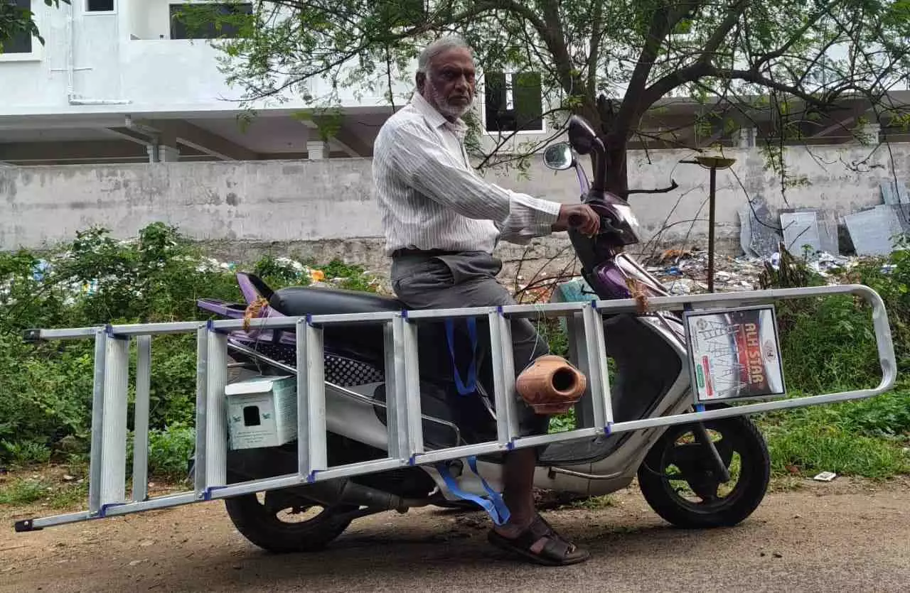 ఆయనదంతా  ‘పిచ్చుకమాలోకం’