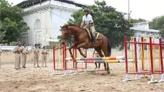 హైదరాబాద్‌లో మహిళా హార్స్ రైడర్స్ దళం