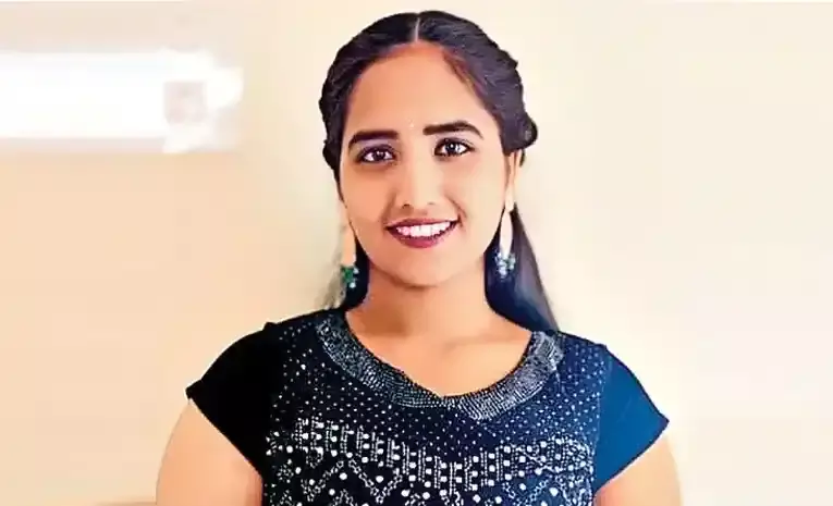 అన్న వరుస కావడంతో పెళ్లికి  నిరాకరణ... యువతి ఆత్మహత్య