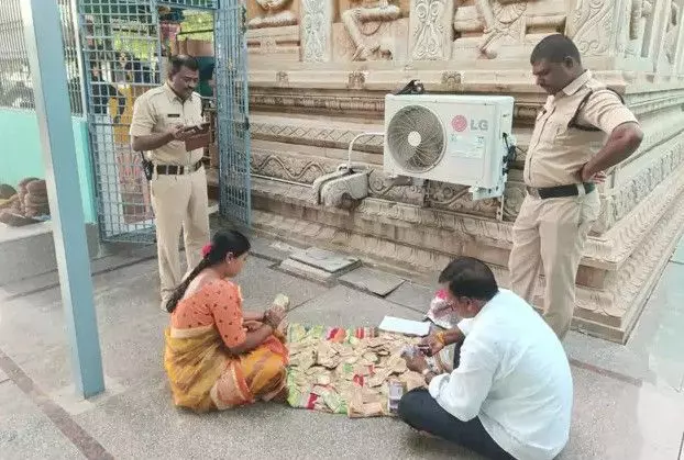 నీ సొత్తు నికీచ్చాం తల్లీ, మా పిల్లల్ని కాపాడమ్మా..